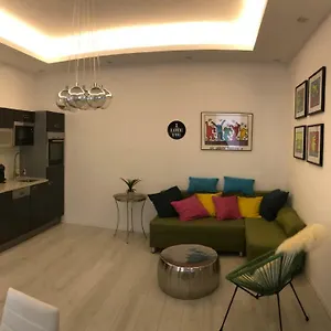 Modern Apt, Next To Metro Apartamento